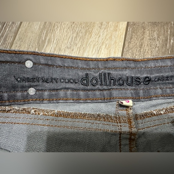 🛍️ Dollhouse gray jean shorts excellent condition. - Picture 2 of 8